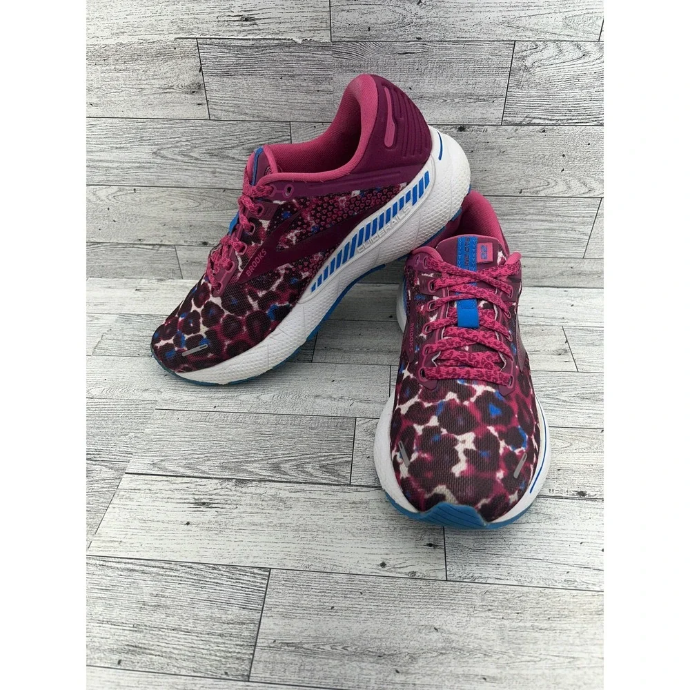 Brooks Adrenaline GTS 22 Shoes Womens Size 7.5 Multicolor Animal Print Support